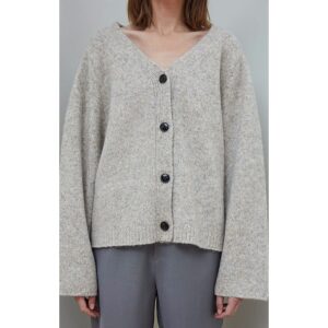 Women’s loose fitting long sleeved cardigan sweater